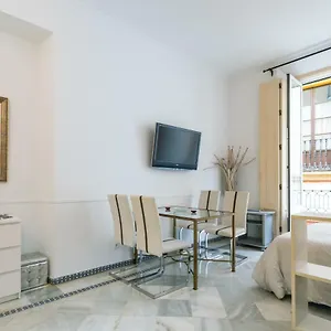  Appartement Holidays Isbilia Centro By Valcambre